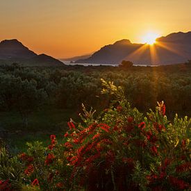 Coucher de soleil en Crète sur Hans van den Beukel
