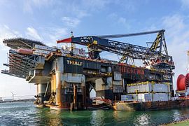 Heerema Marine Contractors' Thialf.
