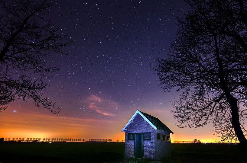 Landschap bij Nacht in de polder onder de Sterren, Dordrecht, Nederland  van Frank Peters