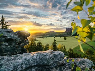 Quirl, Suisse saxonne - plateau rocheux et champ sur Pixelwerk