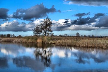 Wolken und Wasser in Black Waterland von George van der Vliet