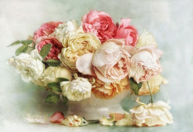 Flower Romantic - fine roses by Lizzy Pe