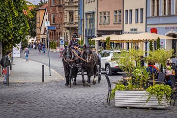 Voiture tirée par des chevaux à Weimar sur Rob Boon