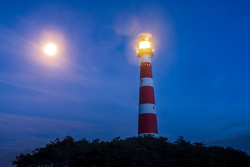 Pleine lune à côté du phare de Bornrif par Evert Jan Luchies