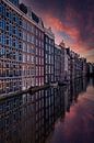 Grachtenhäuser am Damrak in Amsterdam, der Hauptstadt der Niederlande. von gaps photography Miniaturansicht