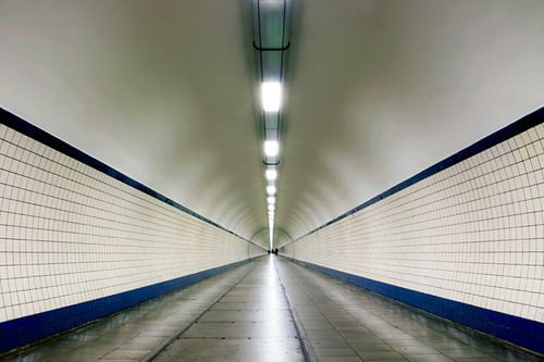 Perspective dans le tunnel piétonnier Sint-Anna, Anvers