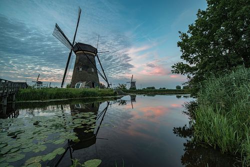 zonsondergang bij kinderdijk.