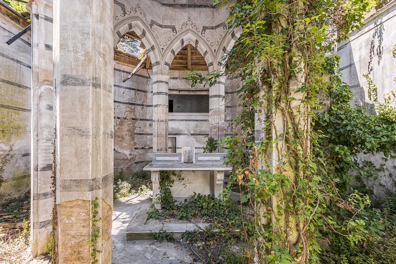 Abandoned church - chapel by Gentleman of Decay