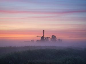 Molen in de mist (Noord-Holland) van Tomas van der Weijden