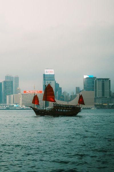 Sails of history: tradition meets modernity in Hong Kong by NZME Photography
