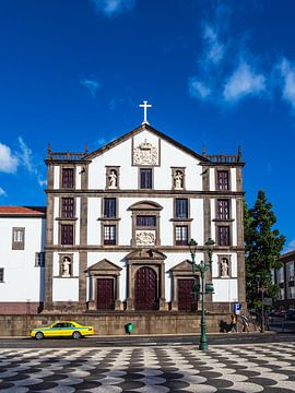 Blick auf ein Gebäude in Funchal auf der Insel Madeira, Portugal von Rico Ködder