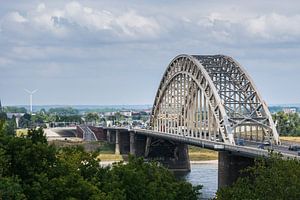 Schöne Waalbrücke bei Nimwegen