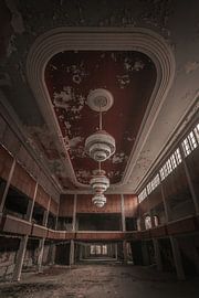 where shadows still dance by Christophe Van walleghem