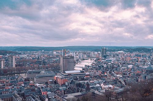 Panorama sur la ligne d'horizon de la ville de Liège et de la Meuse