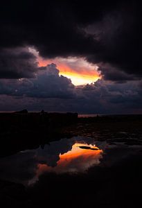 Stormachtige zonsondergang op Malta van Dayenne van Peperstraten