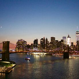 Brooklyn Bridge New-York City Skyline Sunset Moon by Bastiaan Bos