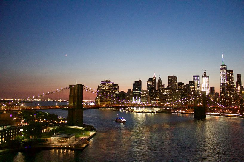 Brooklyn Bridge New-York City Skyline Sunset Moon par Bastiaan Bos
