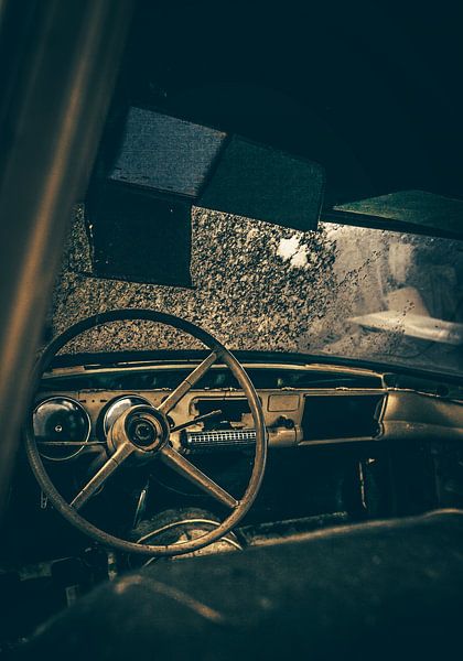 Abandoned car by The Utregter Photoraphy