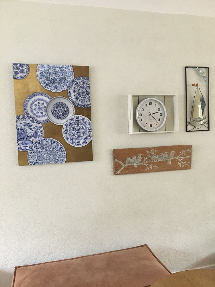 Collection of Delft blue plates on gold background, Rijksmuseum by Mijke Konijn