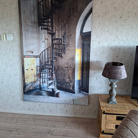 Photo de nos clients: Escalier métallique abandonné. par Roman Robroek - Photos de bâtiments abandonnés, sur ArtFrame