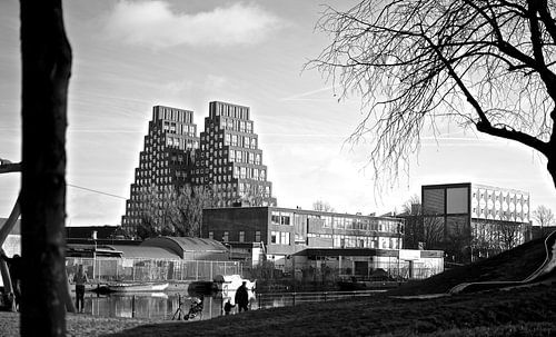Die Pyramiden von Amsterdam-West - Zeitlose Schönheit in Schwarz-Weiß