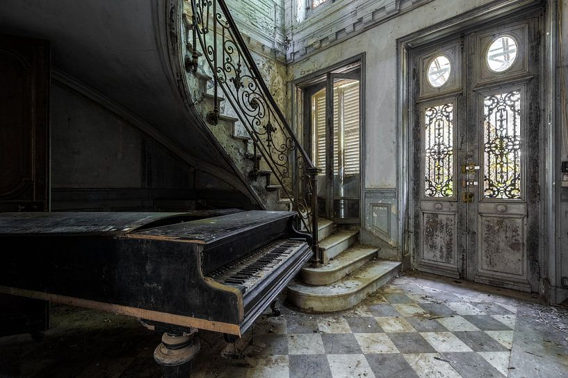 I'm the piano man by William Linders