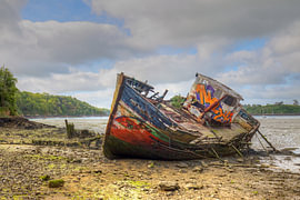 HDR urbex Cimetiere a bateaux scheepskerkhof te Quelmer bretagne