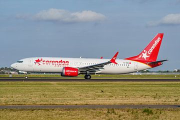 Décollage du Boeing 737 MAX 8 de Corendon. sur Jaap van den Berg