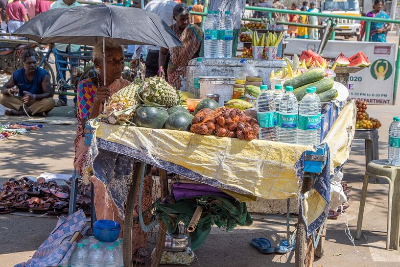 Street stall on the streets of Mamallapuram (India) by Martijn