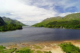 Blick über Loch Shiel in Schottland.