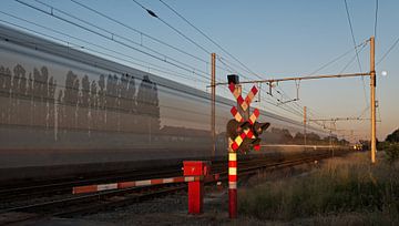 Passing train by Paul De Kinder