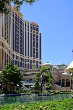 Approaching the Venetian by Frank's Awesome Travels