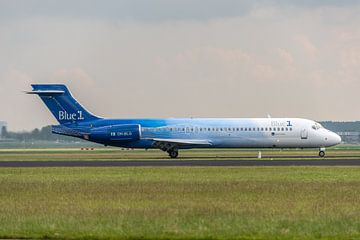Boeing 717 van de Finse maatschappij Blue1. van Jaap van den Berg