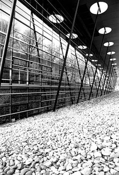 Pebbles, glass and steel