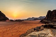 Zonsondergang Wadi Rum, Jordanië van Sjouke Hietkamp thumbnail