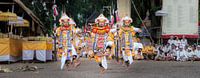 baris dance in Temple Pura Dalem Kauh near Tangallalang op Bali van Lex Scholten thumbnail