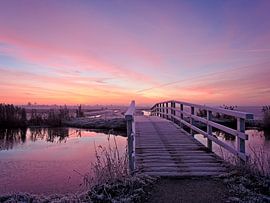 Sunrise in winter by Louis Kreuk
