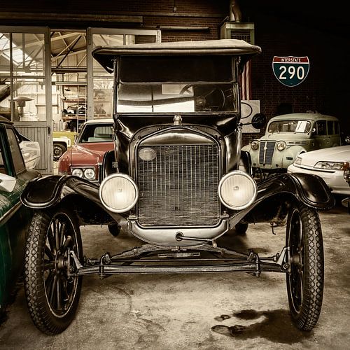 La vieille T-Ford dans le garage