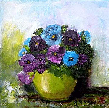 Violets in green Vase by Rita Tielemans Kunst