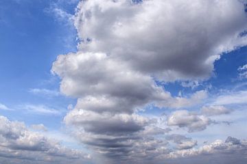 Wolken van Angelo van der Klift