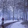 fietspad in de sneeuw van peterheinspictures