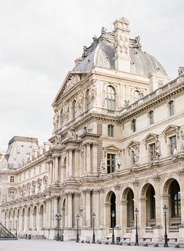 Le Louvre à Paris, photographié de manière analogue sur Alexandra Vonk
