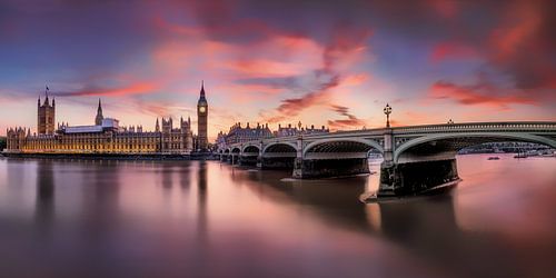 Londen met Westminster Bridge en Big Ben bij zonsondergang