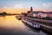 Zonnige zomeravond aan de IJssel in Deventer Overijssel Nederland. van Bart Ros