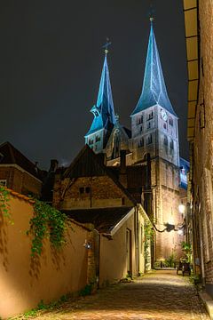 Deventer, vue de la rue en soirée avec décorations de Noël