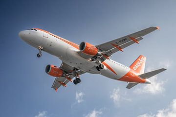 easyJet Airbus A320 vlak voor landing van Maxwell Pels