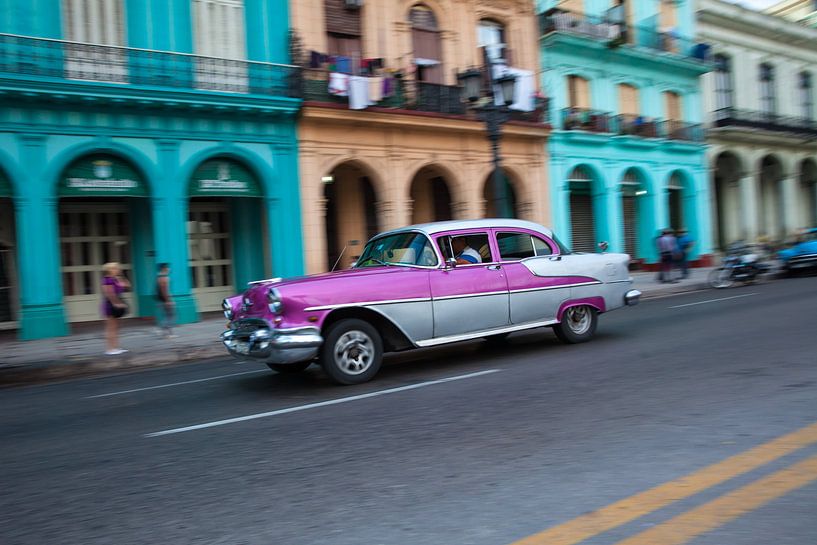 Oldtimer in the centre of Cuba's capital city Havana. One2expose Wout Kok Photography.  by Wout Kok