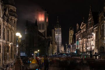 Die St.-Nikolaus-Kirche in Gent mit dem Lichterfest von Marcel Derweduwen