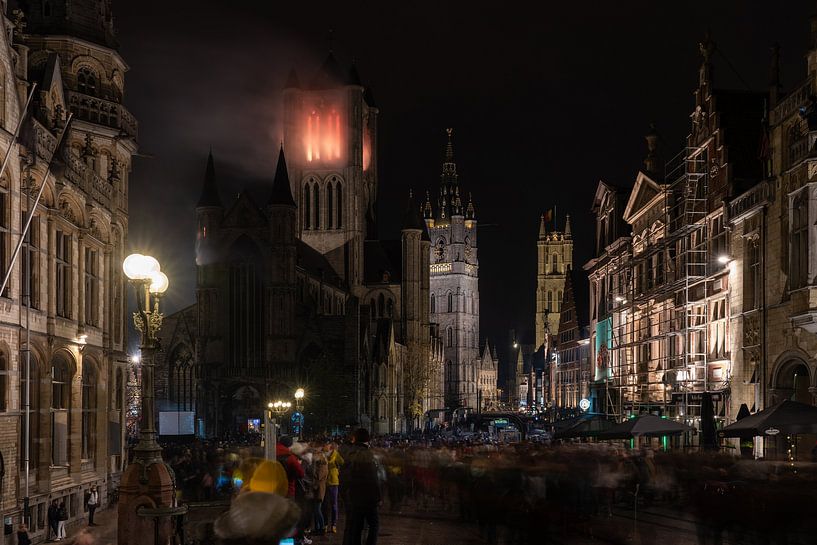 Die St.-Nikolaus-Kirche in Gent mit dem Lichterfest von Marcel Derweduwen