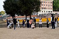 Aziatische toeristen in Rome van Marieke van der Hoek-Vijfvinkel thumbnail